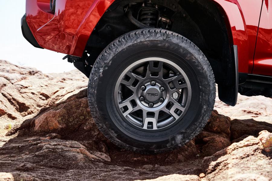Колеса Toyota 4Runner Venture Edition 2019 года  (фото 6 из 6)